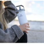 Termo Stanley 30oz con pajilla IceFlow y asa giratoria