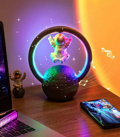 Lámpara astronauta RGB para escritorio
